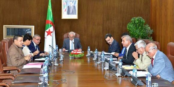 Algeria : Finance Minister predicts a sharp fall in Algeria’s foreign exchange reserves for 2018