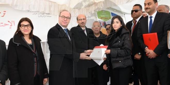 Tunis:PM submits notifications of agreements for 9 women's projects worth 176 thousand dinars