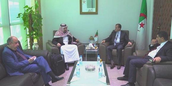 الجزائر:رزيق يستقبل وفد منتدى رؤساء المؤسسات و رئيس ادارة المجموعة السعودية "هايد بيت الاستثمار العالمي"